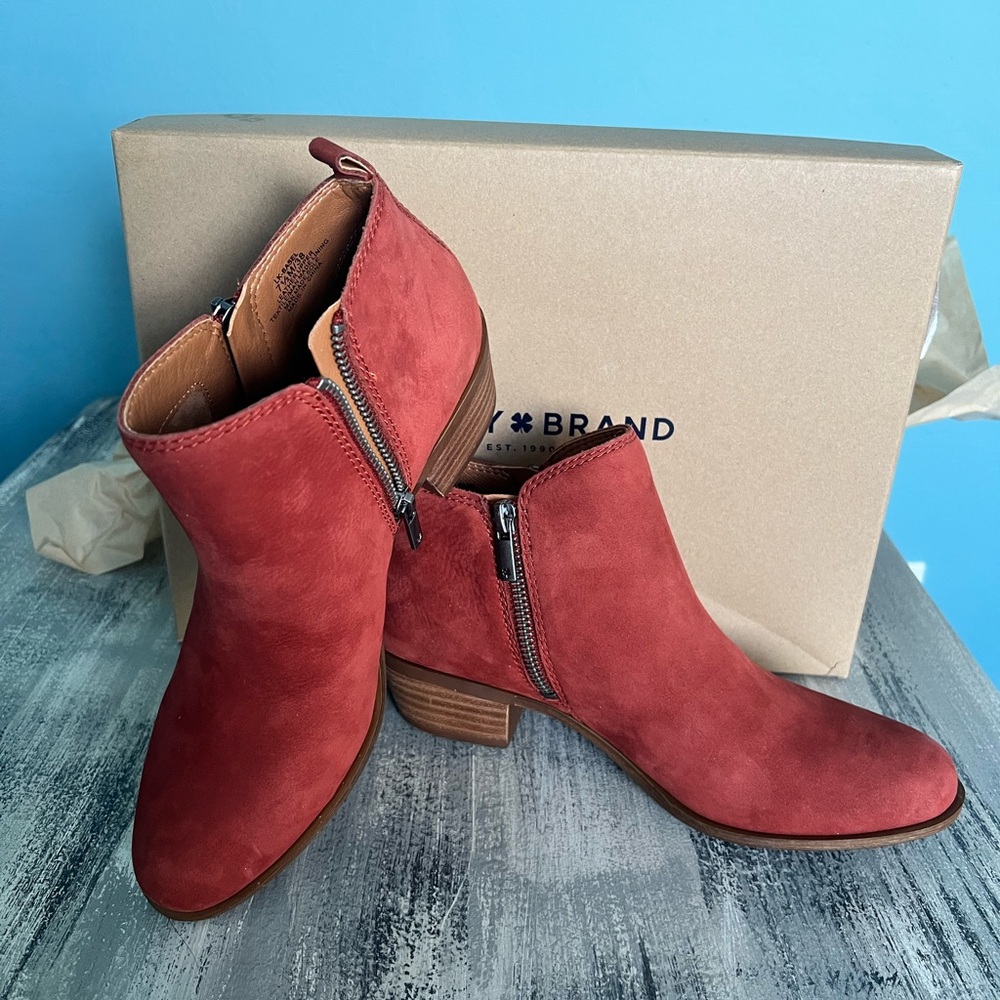 NEW IN BOX Lucky Brand Women's Burgundy Basel Bootie Ankle Booties, Size 7.5M - Picture 5 of 16